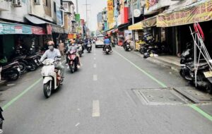 Vạch kẻ đường sơn màu xanh