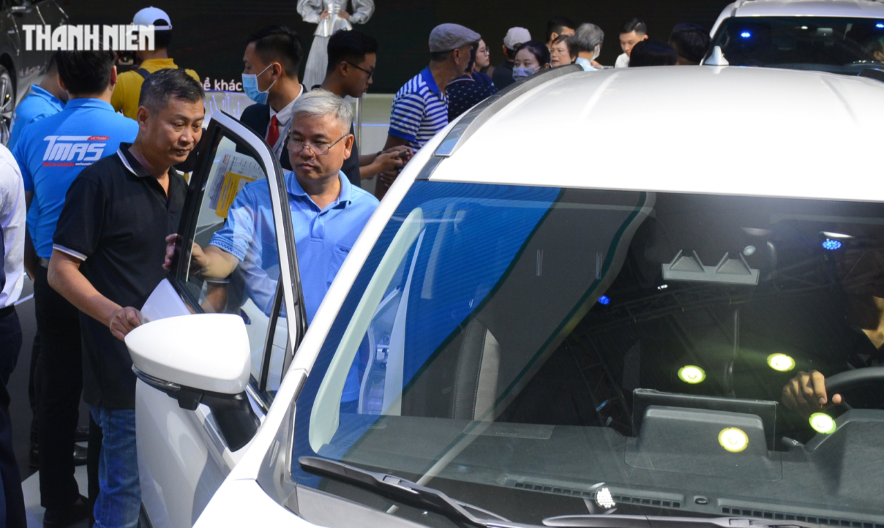 Vì sao ô tô màu trắng ngọc trai thường có giá cao hơn các màu khác? - Ảnh 2.